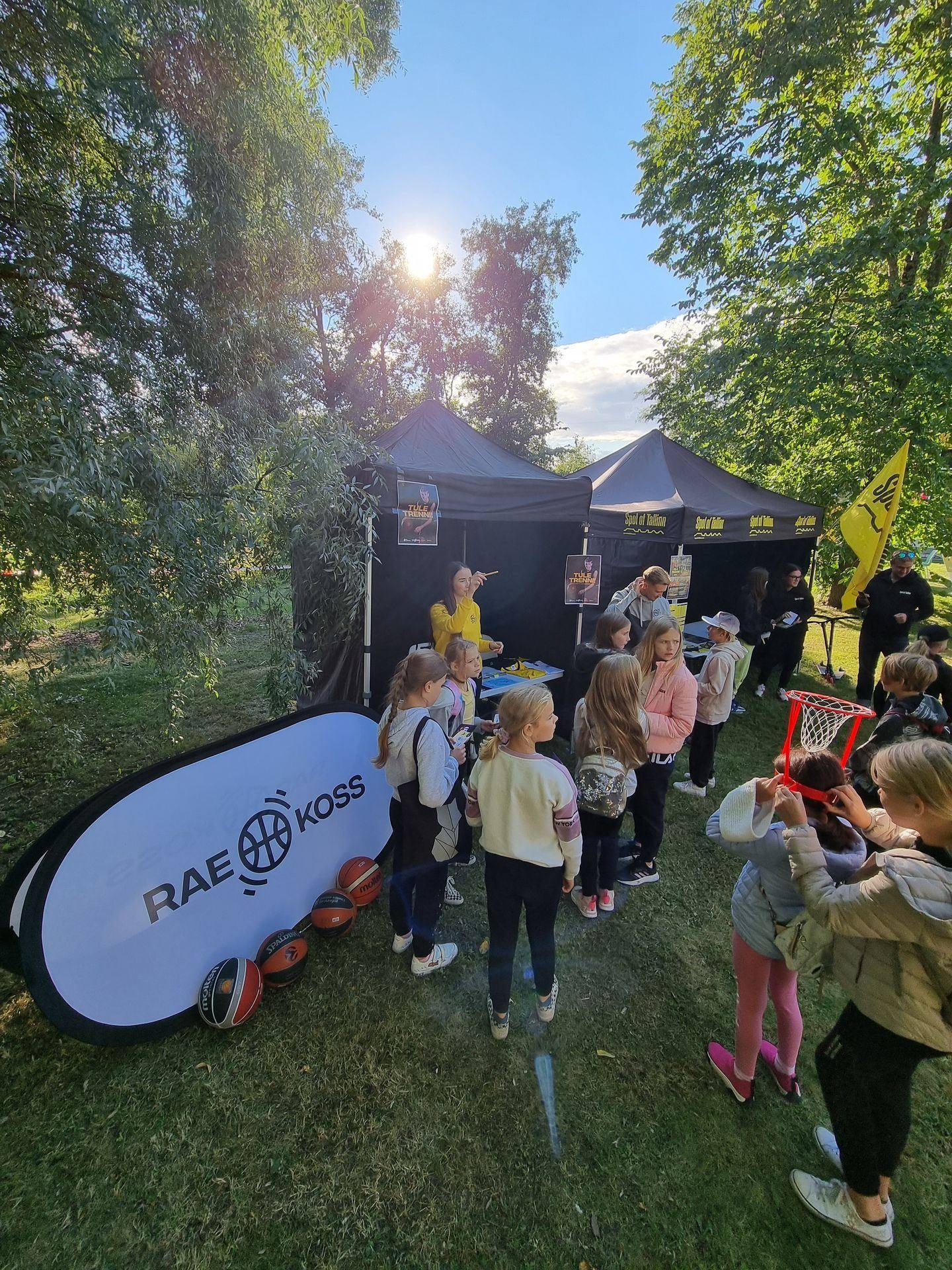 Rae Koss kogukonnaüritusel